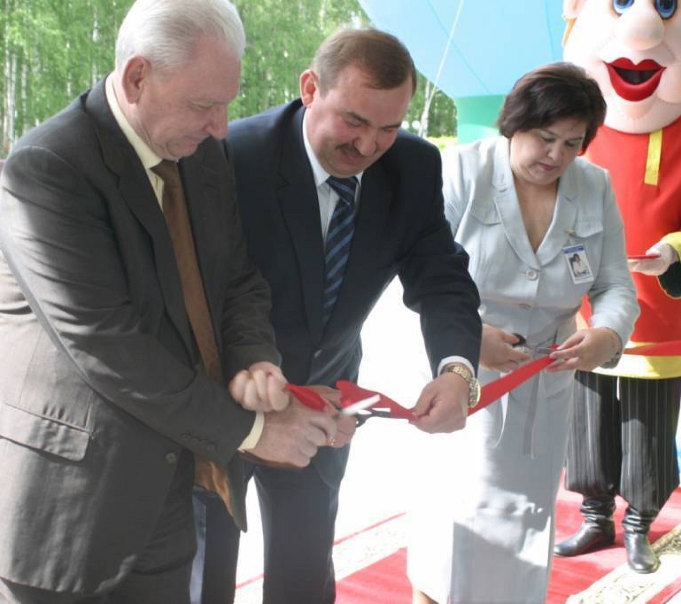 Торжественное открытие нового здания КДЦ Октябрь, 2009 год