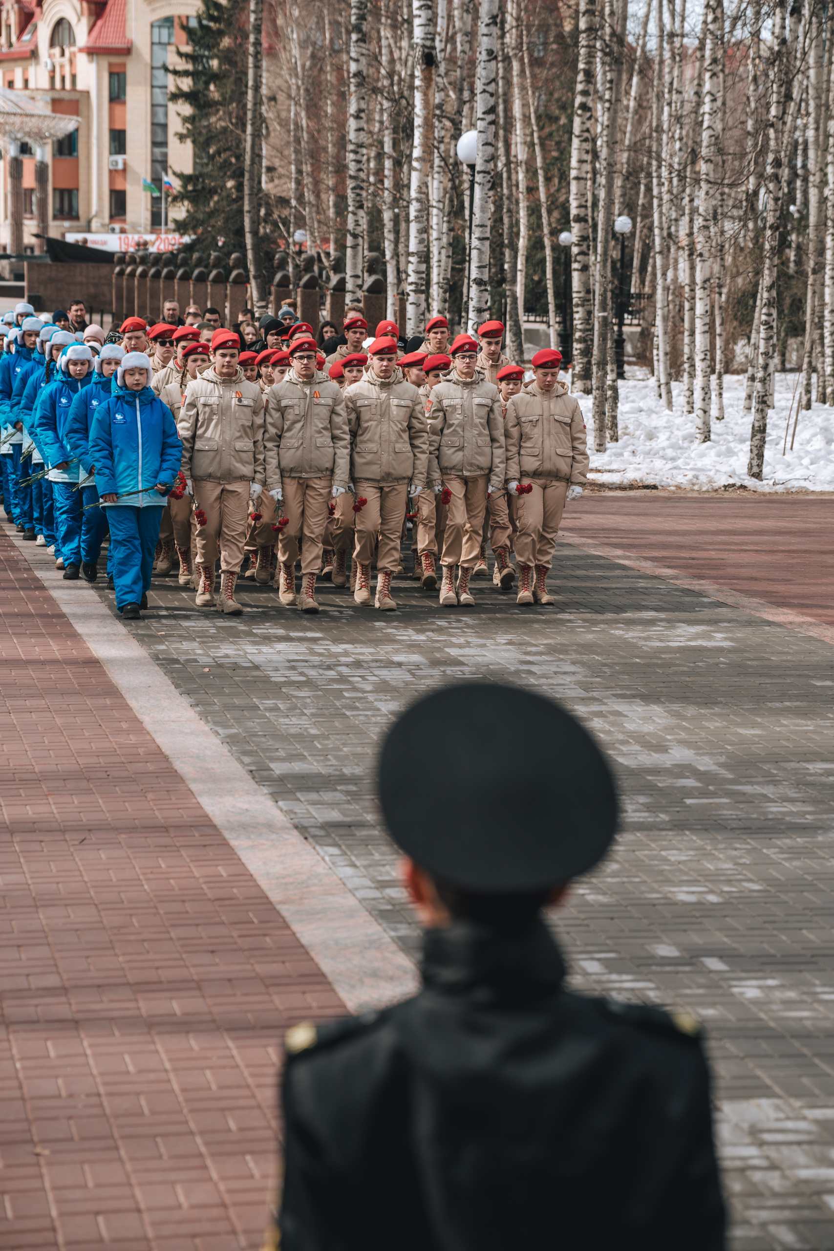 В Ханты-Мансийске возложили цветы в рамках всероссийской патриотической акции