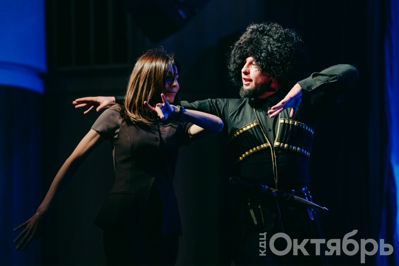 Ислам Итляшев выступил на сцене КДЦ «Октябрь»